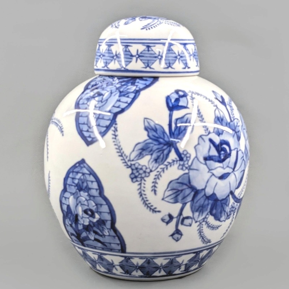 Blue and White Porcelain Ginger Jar Floral Rose Decorative Ceramic Urn Lid